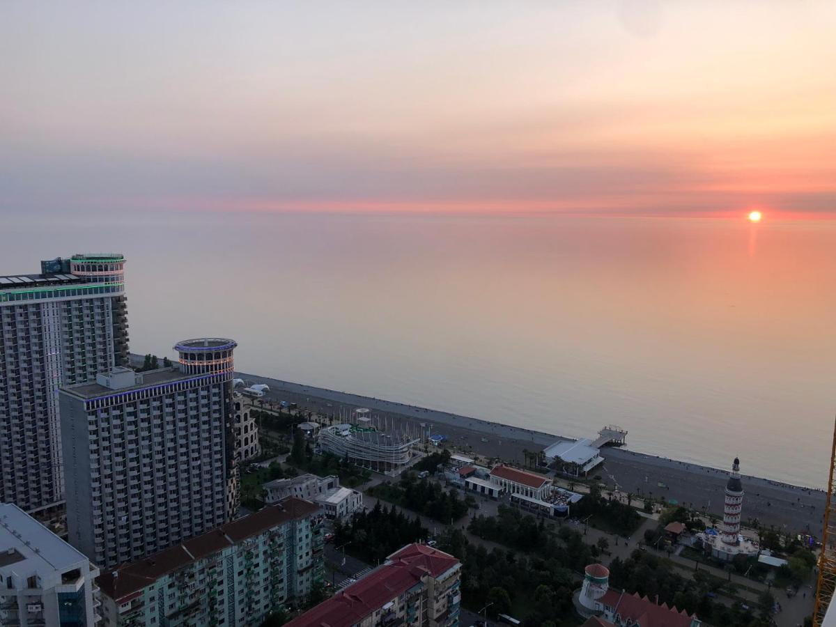 Orbi City Apartments On The Beach Батуми Экстерьер фото