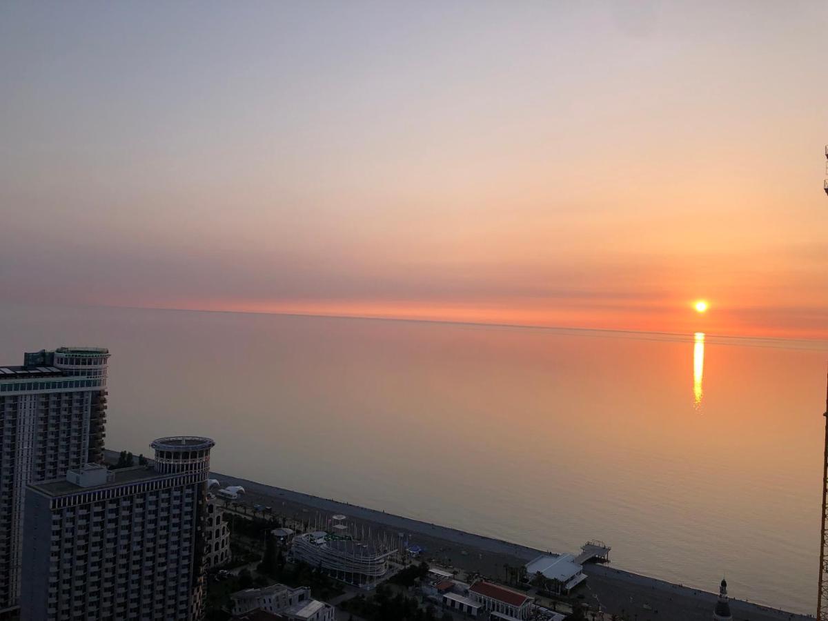 Orbi City Apartments On The Beach Батуми Экстерьер фото