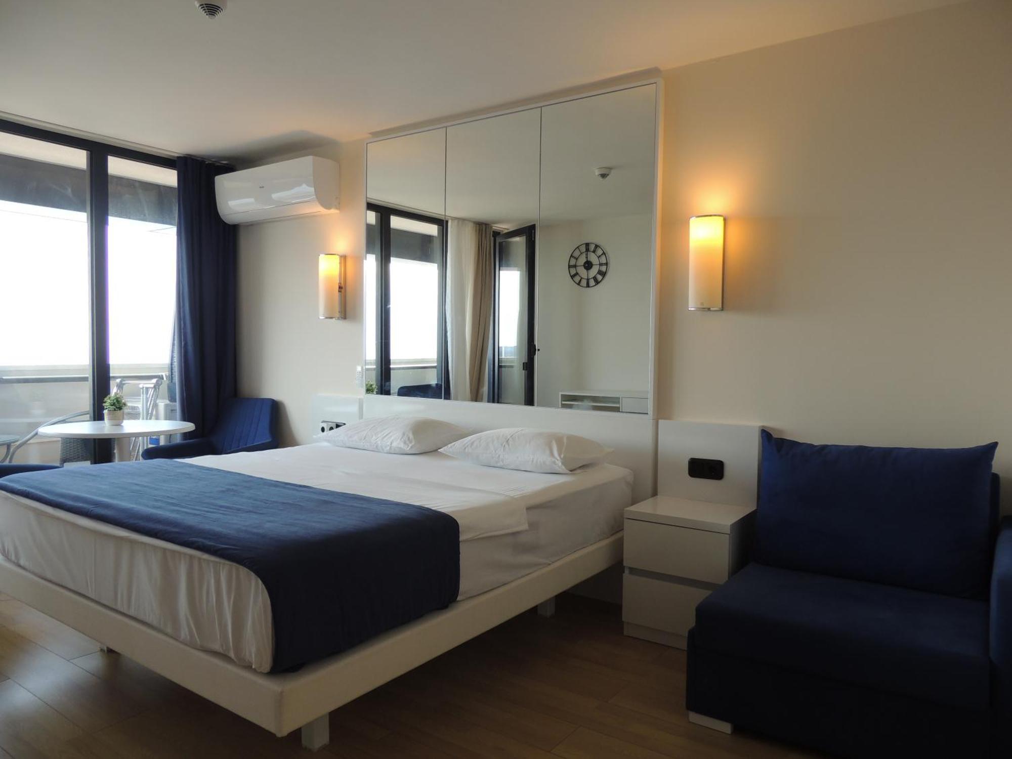 Orbi City Apartments On The Beach Батуми Экстерьер фото