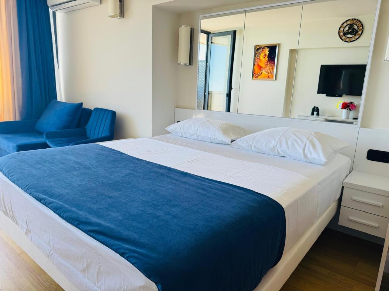 Orbi City Apartments On The Beach Батуми Экстерьер фото